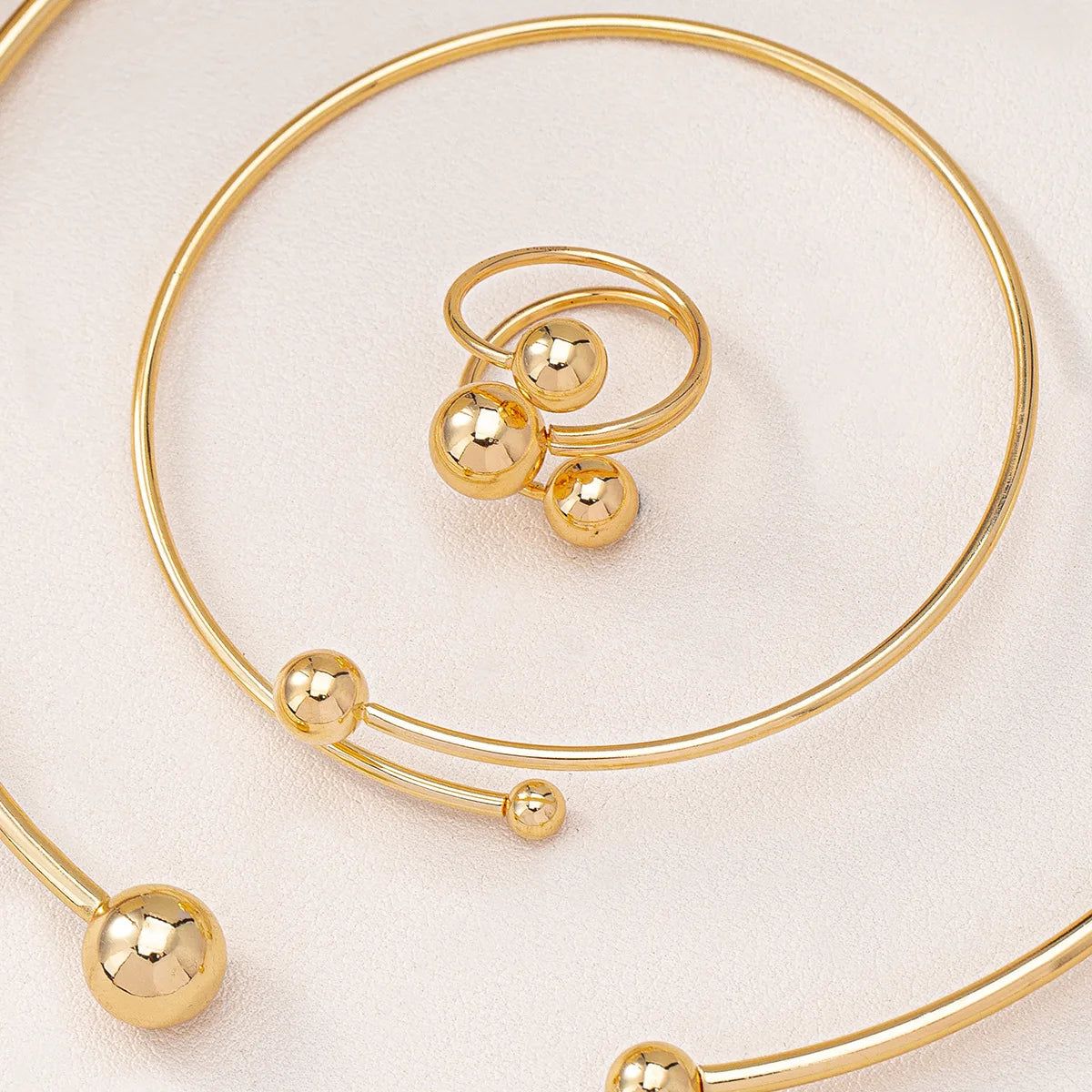 3-Piece Jewelry Set -  Gold-plated Ring Bracelet Necklace