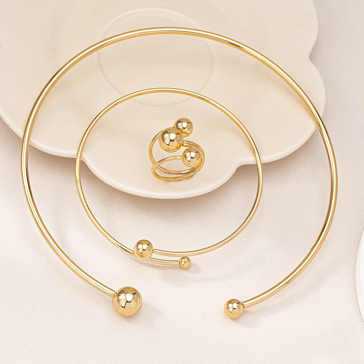 3-Piece Jewelry Set -  Gold-plated Ring Bracelet Necklace